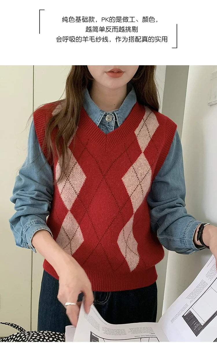 Wool O-Neck Diamond Knit Sweater