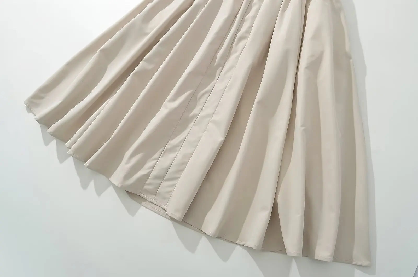 Backless Pleated Low-Waist A-Line Midi Dress