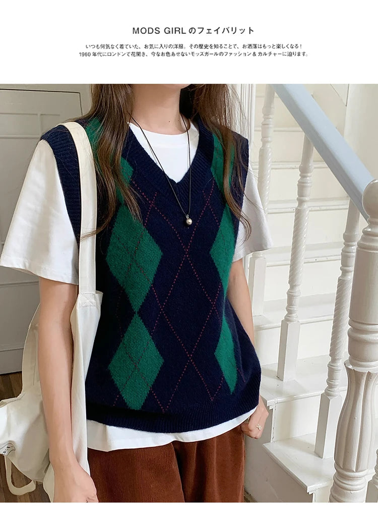 Wool O-Neck Diamond Knit Sweater