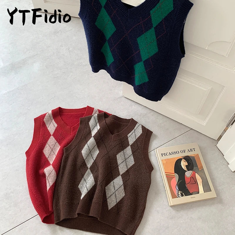 Wool O-Neck Diamond Knit Sweater