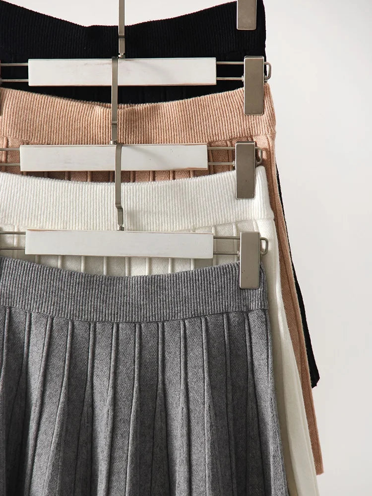 Knitted Pleated Mini Skirt